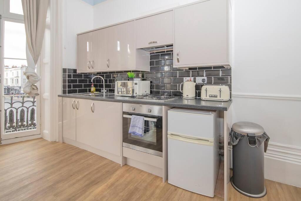Flash Sales Offer - Any Week Day No Minimum Night Restrictions Central Hove 1 Bedroom Flat Bn38Bru02 Eksteriør billede