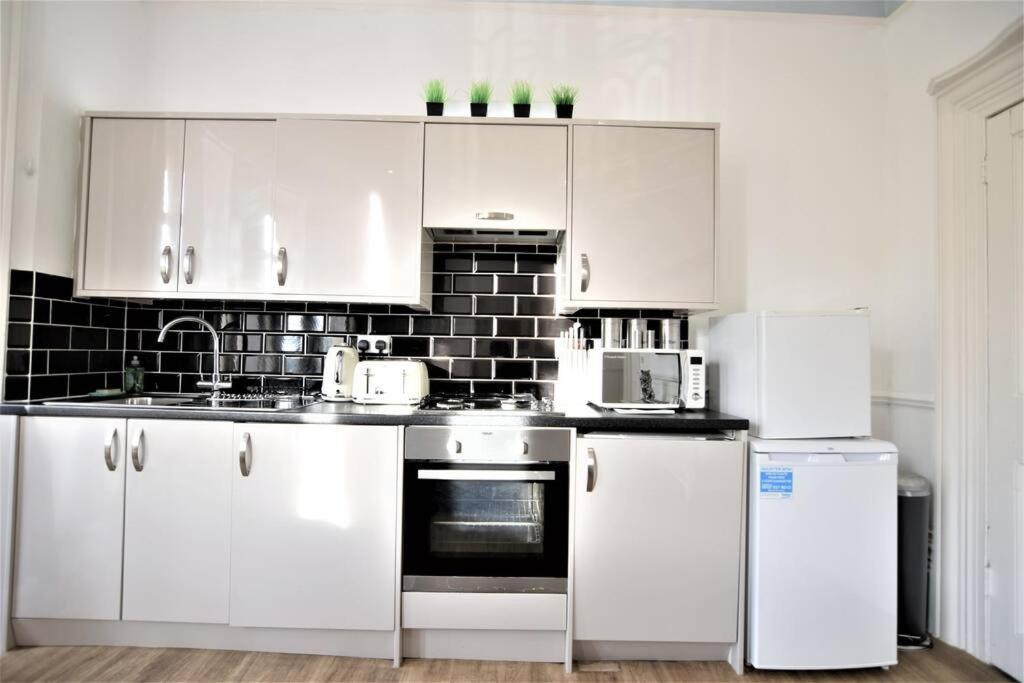 Flash Sales Offer - Any Week Day No Minimum Night Restrictions Central Hove 1 Bedroom Flat Bn38Bru02 Eksteriør billede